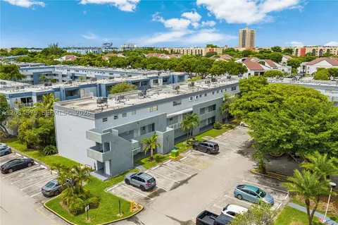 9371 Fontainebleau Blvd #I201, Miami, FL 33172