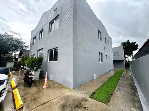 1684 SW 10th St, Miami, FL 33135