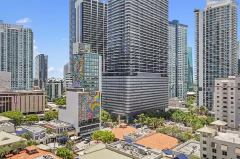 55 SW 9th St #1105, Miami, FL 33130