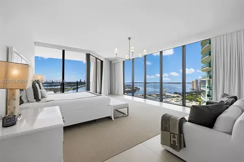 1000 Biscayne Blvd #3701, Miami, FL 33132