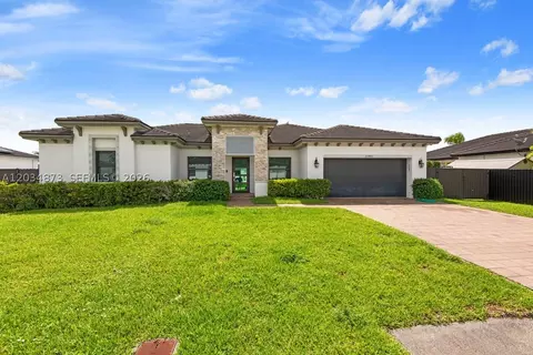 21483 SW 132nd Pl, Miami, FL 33177