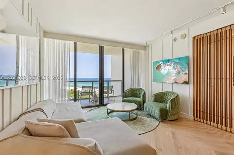 2201 Collins Ave #1019, Miami Beach, FL 33139