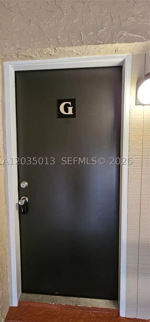 5352 NE 6th Ave #G9, Oakland Park, FL 33334