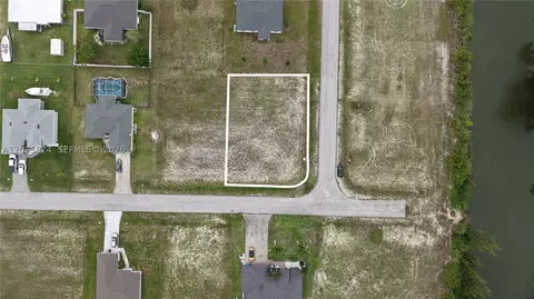 2009 NW 2nd Ave, Cape Coral, FL 33993