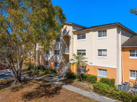 3700 N 56th Ave #1012, Hollywood, FL 33021