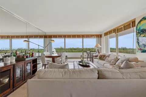 155 Ocean Lane Dr #614, Key Biscayne, FL 33149