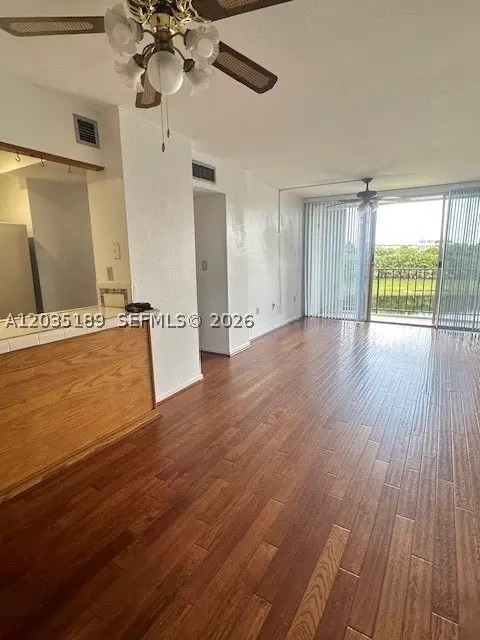 870 NW 87th Ave #302, Miami, FL 33172