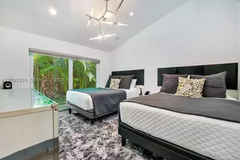 Bedroom - 6460 SW 133rd Dr, Pinecrest, FL 33156 photo 4 of 4