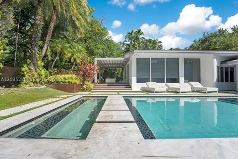 Exterior - 6460 SW 133rd Dr, Pinecrest, FL 33156 photo 2 of 13