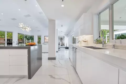 Kitchen - 6460 SW 133rd Dr, Pinecrest, FL 33156 photo 1 of 8