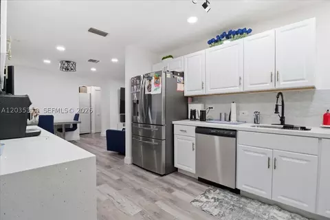 7551 Polk St, Hollywood, FL 33024