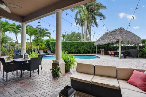 8216 SW 166th Pl, Miami, FL 33193