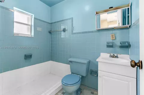 Bath - 151 E 16th St, Hialeah, FL 33010 photo 2 of 3