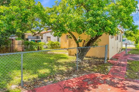 Exterior - 151 E 16th St, Hialeah, FL 33010 photo 4 of 7