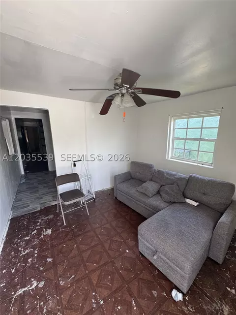 2125 W 5th Ave, Hialeah, FL 33010 photo 2