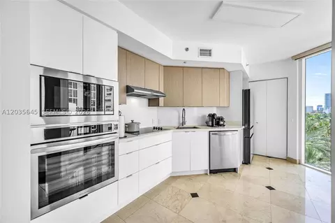 19333 Collins Ave #709, Sunny Isles Beach, FL 33160