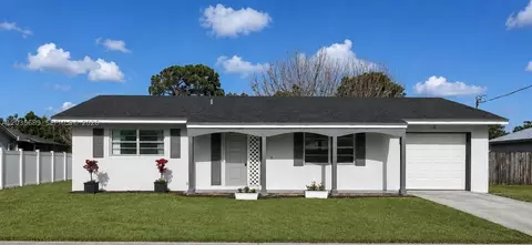 1781 SE Fairfield St, Port Saint Lucie, FL 34983