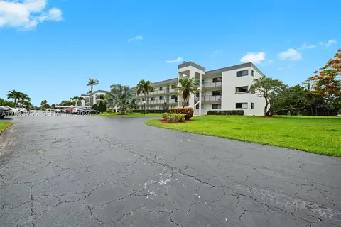 5598 Witney Dr #214, Delray Beach, FL 33484