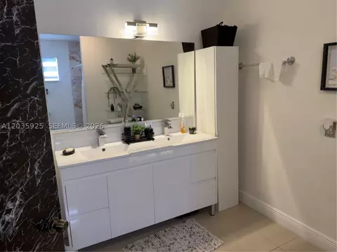 Bath - 224 E 42nd St, Hialeah, FL 33013 photo 8 of 12