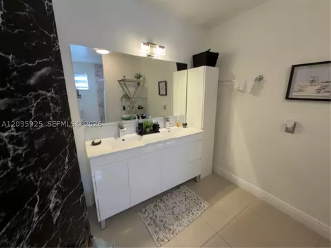 Bath - 224 E 42nd St, Hialeah, FL 33013 photo 9 of 12