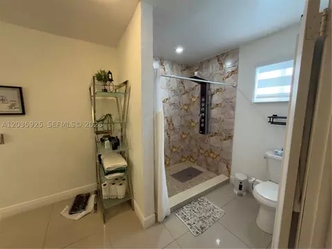 Bath - 224 E 42nd St, Hialeah, FL 33013 photo 5 of 12