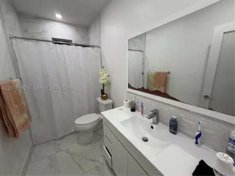 Bath - 224 E 42nd St, Hialeah, FL 33013 photo 2 of 12