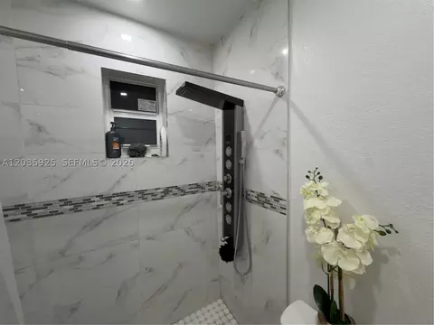 Bath - 224 E 42nd St, Hialeah, FL 33013 photo 3 of 12