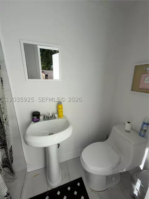 Bath - 224 E 42nd St, Hialeah, FL 33013 photo 11 of 12