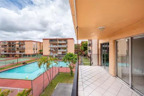 1910 W 56th St #3219, Hialeah, FL 33012
