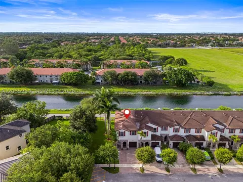 3701 NE 4th St, Homestead, FL 33033