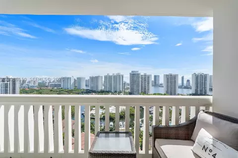 1000 W Island Blvd #2307, Aventura, FL 33160