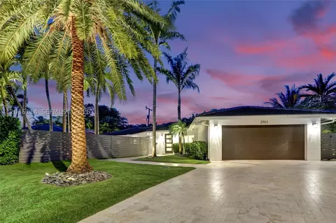 2701 NE 30th St, Fort Lauderdale, FL 33306