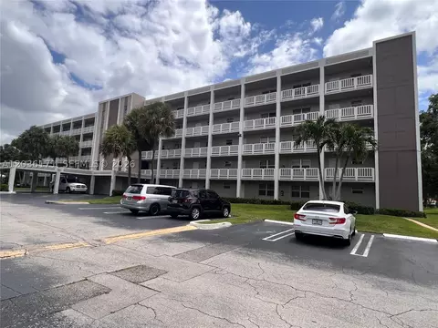 1075 Riverside Dr #505, Coral Springs, FL 33071