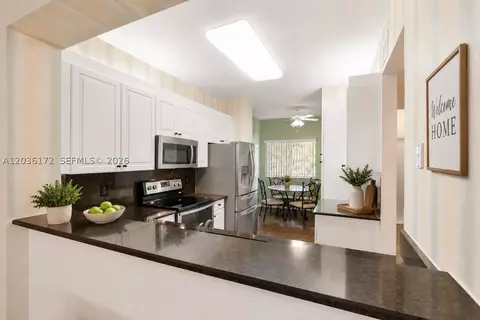 7715 Yardley Dr #212, Tamarac, FL 33321