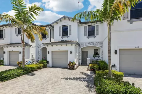 592 NW 203rd Ter, Miami Gardens, FL 33169