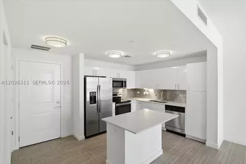 1776 Polk St #703, Hollywood, FL 33020