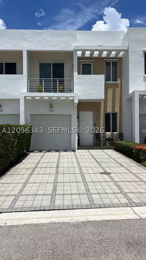 7117 NW 103rd Path, Doral, FL 33178