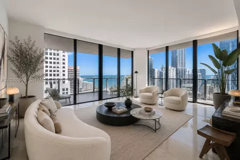 68 SE 6th St #3301, Miami, FL 33131