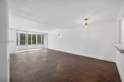 1101 NE 191st St #H401, Miami, FL 33179