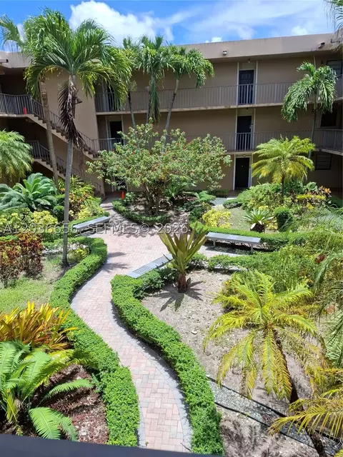 10425 SW 112th Ave #207, Miami, FL 33176