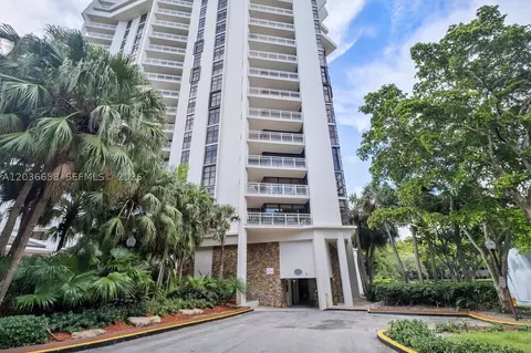 1000 Quayside Ter #411, Miami, FL 33138
