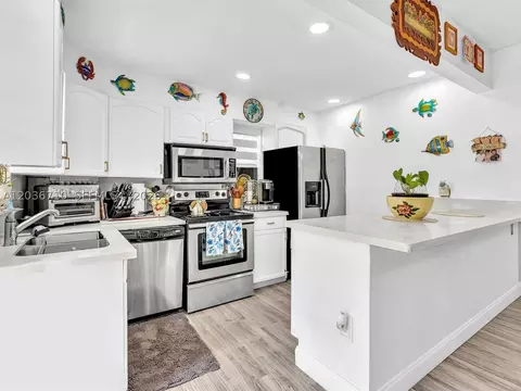 3483 SW 52nd Ave, Pembroke Park, FL 33023