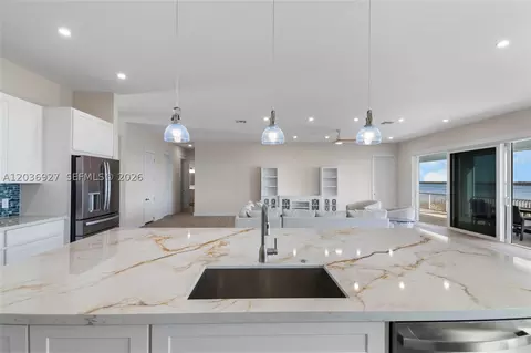 Kitchen - 30995 Watson Blvd, Big Pine Key, FL 33043 photo 3 of 7
