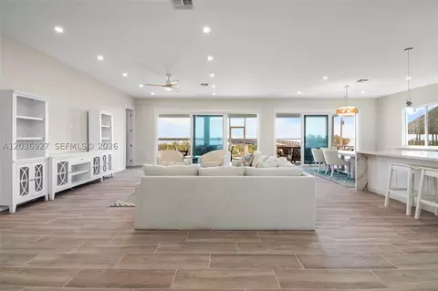 Living - 30995 Watson Blvd, Big Pine Key, FL 33043 photo 1 of 8