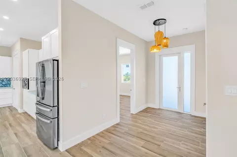 Entry Way - 30995 Watson Blvd, Big Pine Key, FL 33043 photo 1 of 2