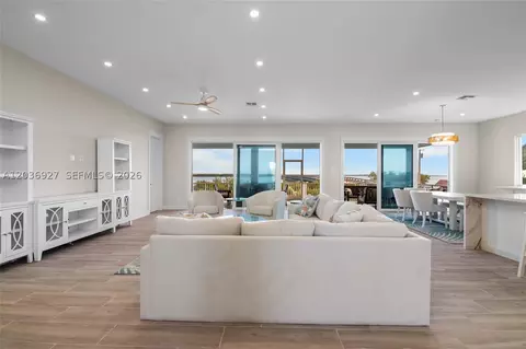 Living - 30995 Watson Blvd, Big Pine Key, FL 33043 photo 7 of 8