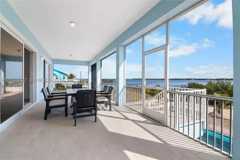 Exterior - 30995 Watson Blvd, Big Pine Key, FL 33043 photo 6 of 7