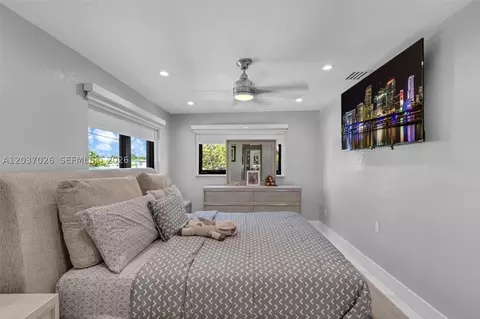 Bedroom - 11 W 59th St, Hialeah, FL 33012 photo 3 of 4