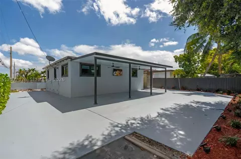 Exterior - 11 W 59th St, Hialeah, FL 33012 photo 6 of 7