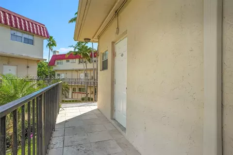 Exterior - Undisclosed, Pinecrest, FL 33156 photo 1 of 2